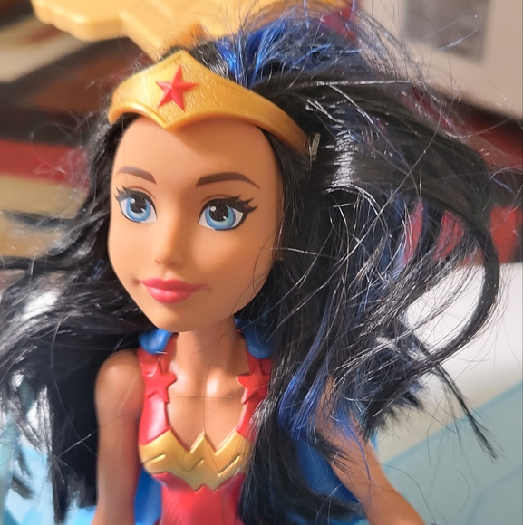 GUC DC Superhero Dolls and Vehicle - Picture 9 of 10